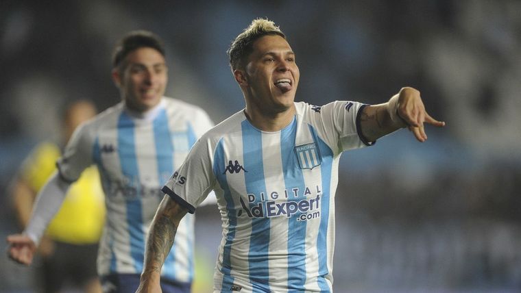 Juanfer fue la gran figura de la noche. Foto: Télam