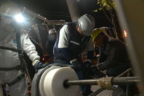 El reemplazo de unos 200 metros de cañería demorarán unas cinco horas. El reemplazo de unos 200 metros de cañería demorarán unas cinco horas.