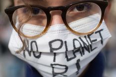 No hay planeta B. Tres cuartas partes de los jóvenes consultados de entre 16 y 25 años piensan que el futuro es aterrador. Foto: Getty Images