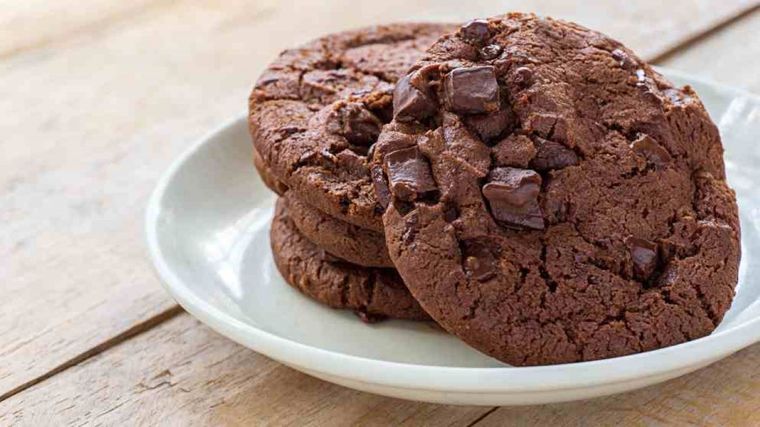 Con esta fácil receta te lucirás al preparar estas exquisitas galletas de cacao, lenteja y banana. Foto: Shutterstock
