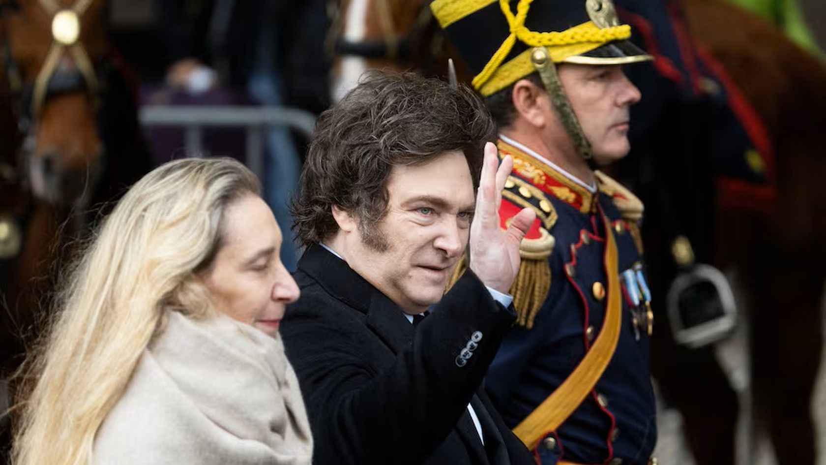 Javier Milei asistió a la Catedral para el Te Deum que presidió Jorge Ignacio García Cuerva, quién continuó con la postura de la Iglesia sobre el Gobierno. Javier Milei asistió a la Catedral para el Te Deum que presidió Jorge Ignacio García Cuerva, quién continuó con la postura de la Iglesia sobre el Gobierno.