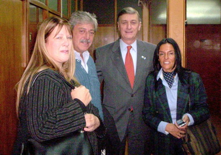 Hermes Binner, junto a Margarita Stolbizer, Eduardo Buzzi y Carmen Alarcón. Foto: NA