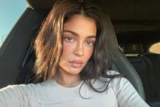 Kylie Jenner sorprendió a todos abandonando su cabellera morocha.