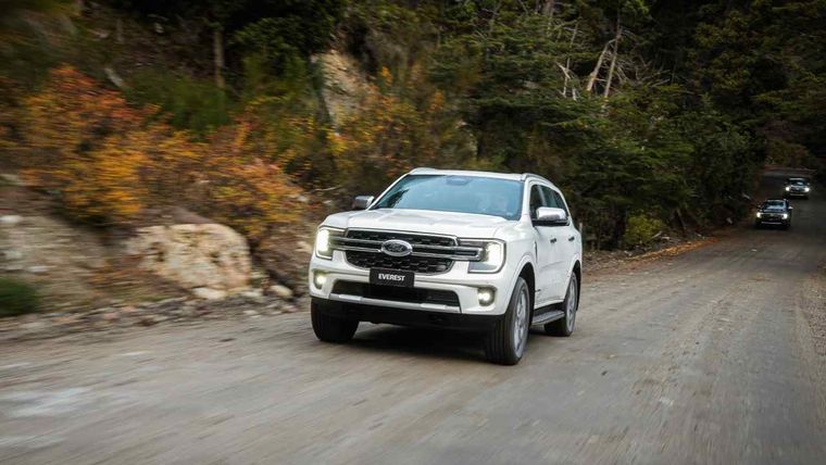 Este SUV llega con un motor naftero de 300 caballos, caja automática y tracción 4x4.