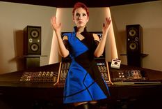 audia valdez presenta via streaming transforme c1, su exitoso disco cinematografico