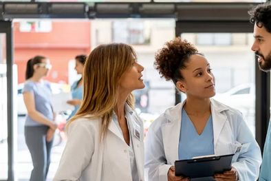 MDZol | Miles de jóvenes latinoamericanos, en especial brasileños, eligen formarse como médicos en Argentina. Foto: GETTY IMAGES