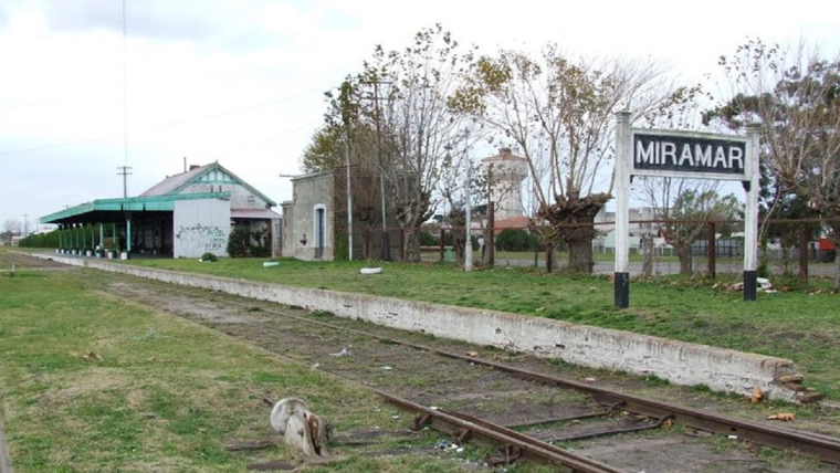 La estación vacía desde hace más de una década Foto: Facebook Por la vuelta del tren a Miramar