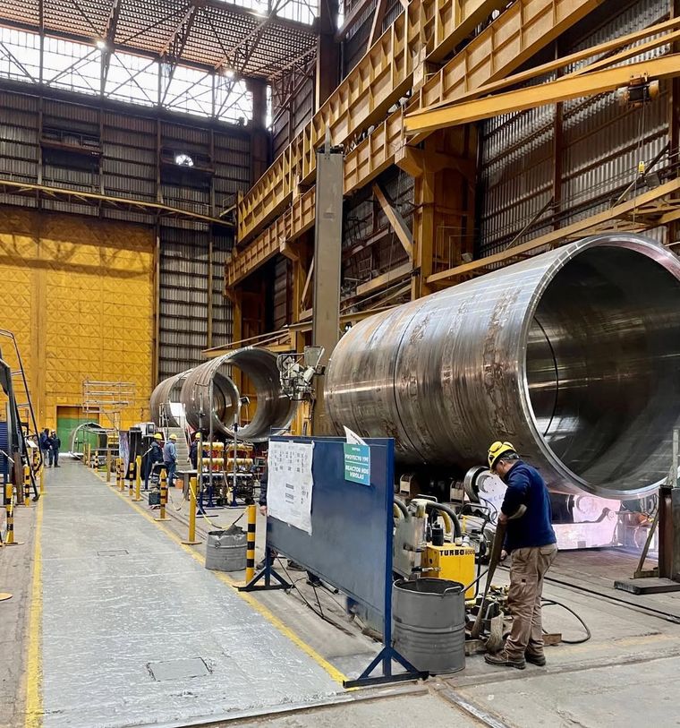 El hidrodesulfurador se construyó en los talleres de IMPSA. El hidrodesulfurador se construyó en los talleres de IMPSA.