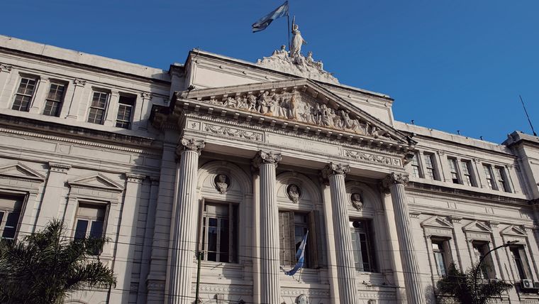 La Facultad de Ciencias Económicas de la UBA está ubicada en Av. Córdoba 2122 de CABA.