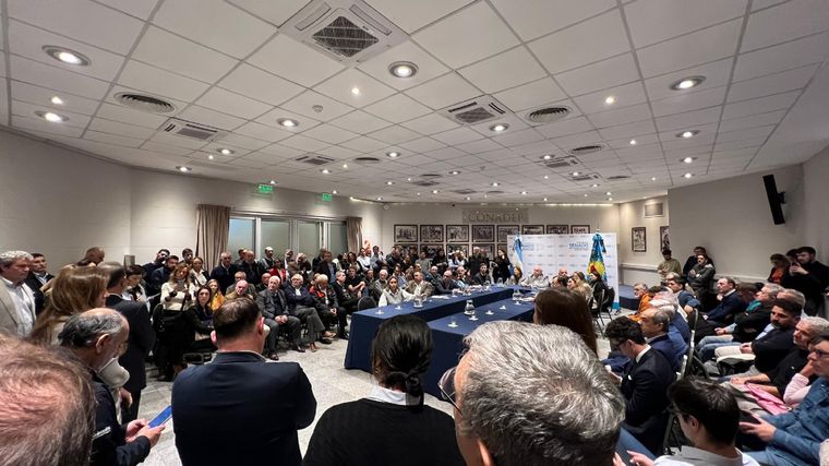 Senadores opositores a Kicillof escucharon el reclamo de las Cámaras Pymes bonaerense contra el proyecto de La Campora que multiplica las indemnizaciones laborales Foto: Prensa bloque de Senadores PRO provincia de Buenos Aires