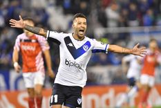velez vapuleo a estudiantes y paso de ronda en la copa libertadores