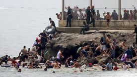 España tiene una crisis migratoria que impacta en la política de Pedro Sánchez y tensa su diálogo con Marruecos. España tiene una crisis migratoria que impacta en la política de Pedro Sánchez y tensa su diálogo con Marruecos.