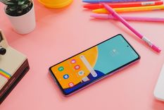 Los mejores teléfonos de gama media de 2026 ofrecen pantallas AMOLED y baterías de larga duración para todo tipo de usuarios.