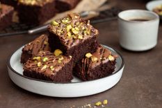 ¿Ganas de algo dulce? Estos brownies de 3 ingredientes son tu solución. Foto: Shutterstock