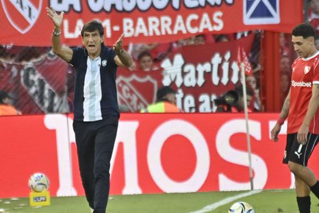 La calentura de Gustavo Costas, quien perdió su primer clásico con Independiente desde que comenzó su tercer ciclo como entrenador de Racing.&nbsp;