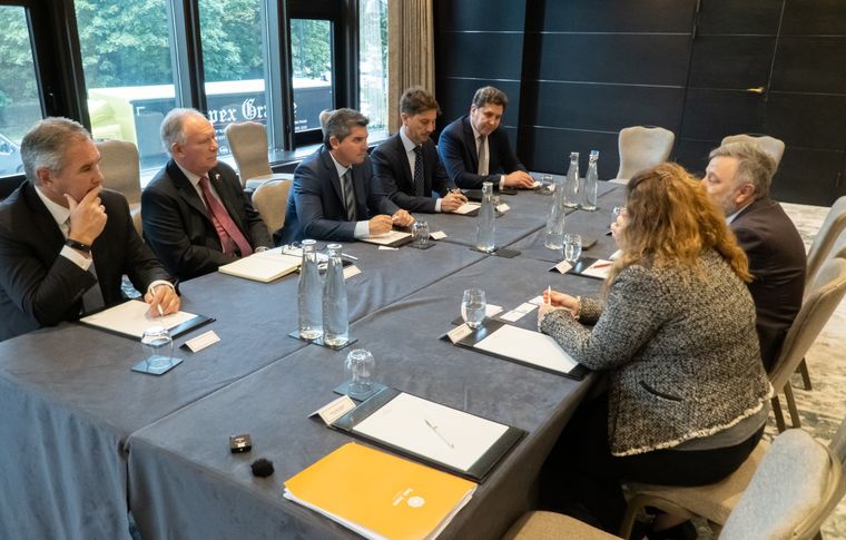 Orrego se reunió con la cúpula de BHP en Londres. Foto: Gentileza Gobierno de San Juan
