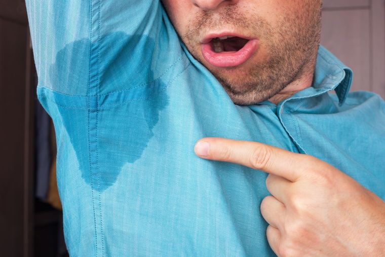 Elimina las manchas de desodorante con este sencillo truco. Foto: Archivo