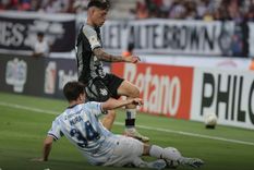 Racing y Central Córdoba no pueden quebrar el cero en un duelo muy parejo. Racing y Central Córdoba no pueden quebrar el cero en un duelo muy parejo.