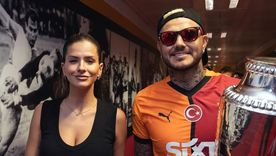 El delantero defendió a la artista a su manera. El delantero defendió a la artista a su manera.