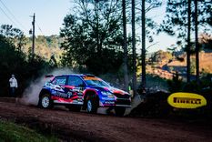 El Rally Argentino llegó a Misiones y concitó a decenas de miles de asistentes. 