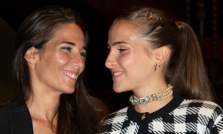 Juana Viale y Ámbar deslumbraron en un evento en Rosario La joven de 19 años dejó sin palabras al resto de los asistentes