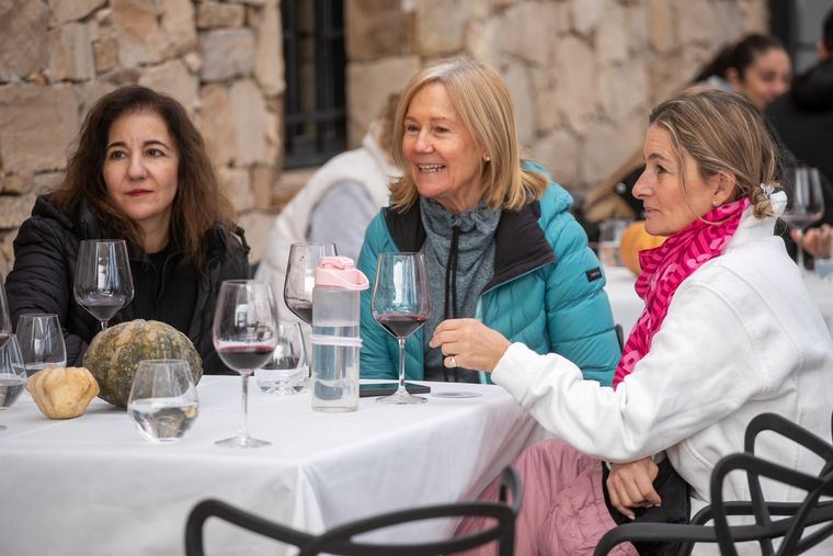 Mariana Rezzónico, Laura Vázquez y Mariana Franchetti. Mariana Rezzónico, Laura Vázquez y Mariana Franchetti.