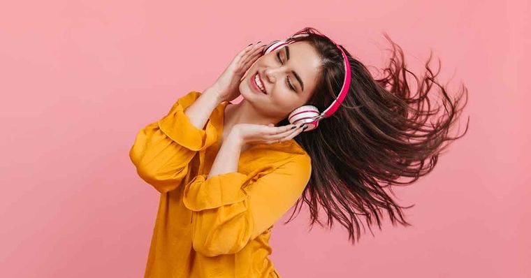 Crear una playlist de canciones es uno de los ejercicios para vivir más felices Foto: Archivo