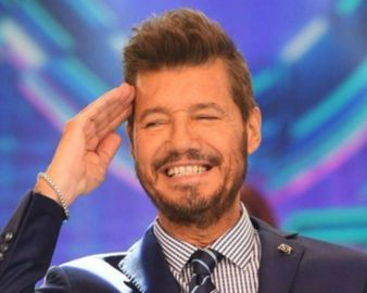 Marcelo Tinelli agiliza las llamadas y reuniones de cara a su próximo desembarco en la grilla televisiva. / Eltrece