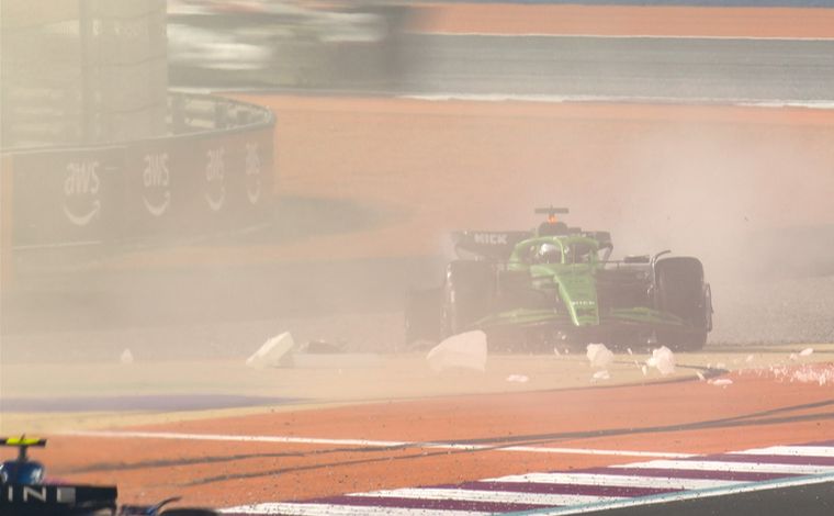 Nico Hulkenberg tuvo que abandonar tras el incidente con Gasly.