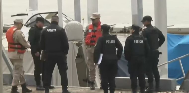 Un grupo de personas descubrieron el cuerpo flotando en el río Paraná. 