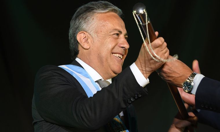 Alfredo Cornejo en el momento del traspaso de mando. Foto: Alf Ponce Mercado/MDZ