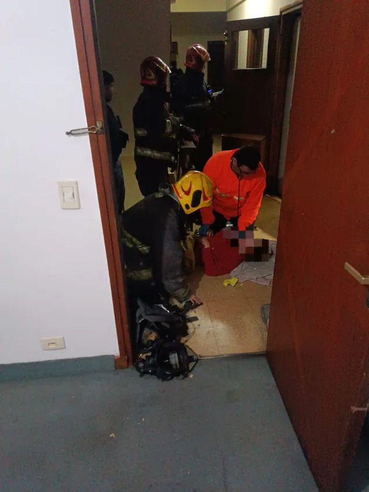 Ante el arribo de los servicios de emergencias, econtraron a los cinco integrantes de la familia descompensados. Ante el arribo de los servicios de emergencias, econtraron a los cinco integrantes de la familia descompensados.