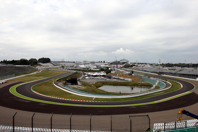 El Circuito Internacional de Suzuka albergará la tercera fecha del calendario de la Fórmula 1. El Circuito Internacional de Suzuka albergará la tercera fecha del calendario de la Fórmula 1.