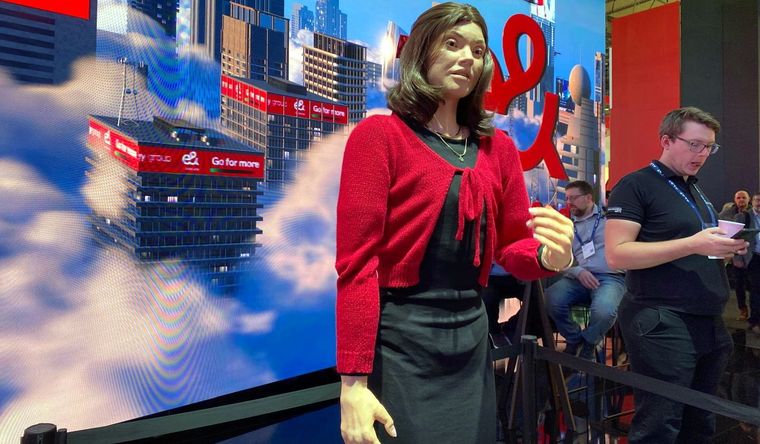 Amira, el robot humanoide de Etisalat. Foto: Dpa.