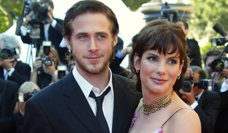 Ryan Gosling y Sandra Bullock, una pareja explosiva de principios de los 2000.