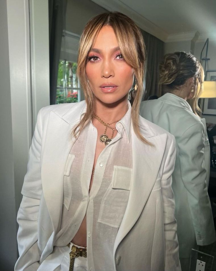 Los trucos imprescindibles de Jennifer Lopez para cambiar tus outfits con jeans Foto: Instagram