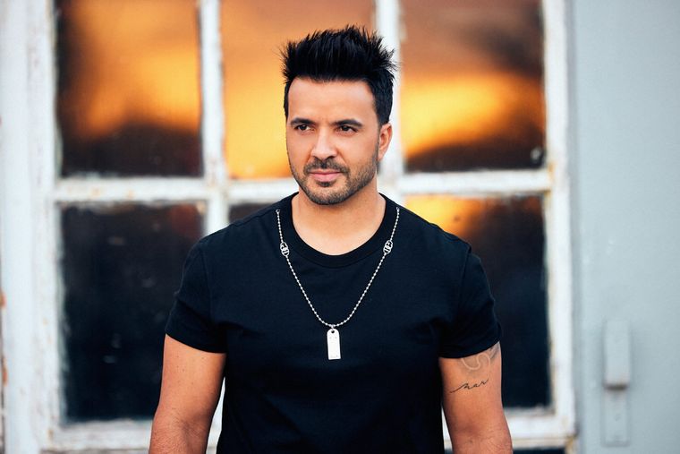 Luis Fonsi habló de su controversial nuevo sencillo Pasa la página. Panama.