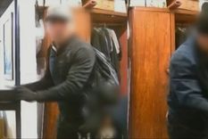 Salió a comprar al super y ladrones le desvalijaron la casa. Todo quedó filmado en las cámaras de seguridad. Salió a comprar al super y ladrones le desvalijaron la casa. Todo quedó filmado en las cámaras de seguridad.