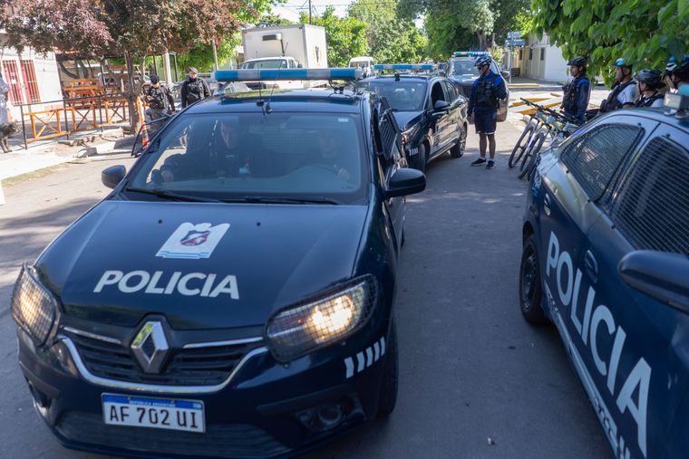 Efectivos de la UAP desarrollaron una serie de procedimientos en diferentes puntos del Gran Mendoza. Efectivos de la UAP desarrollaron una serie de procedimientos en diferentes puntos del Gran Mendoza.