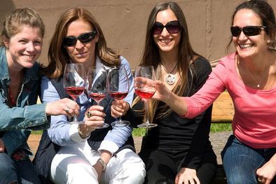 MDZol | Lucía Christensen (Bodega Kaikén); Grette Stuhldreher (Secretaría de Turismo Mendoza); Soledad Andreu (Bodegas de Argentina) y María Adela Rossi. Foto: Gentileza