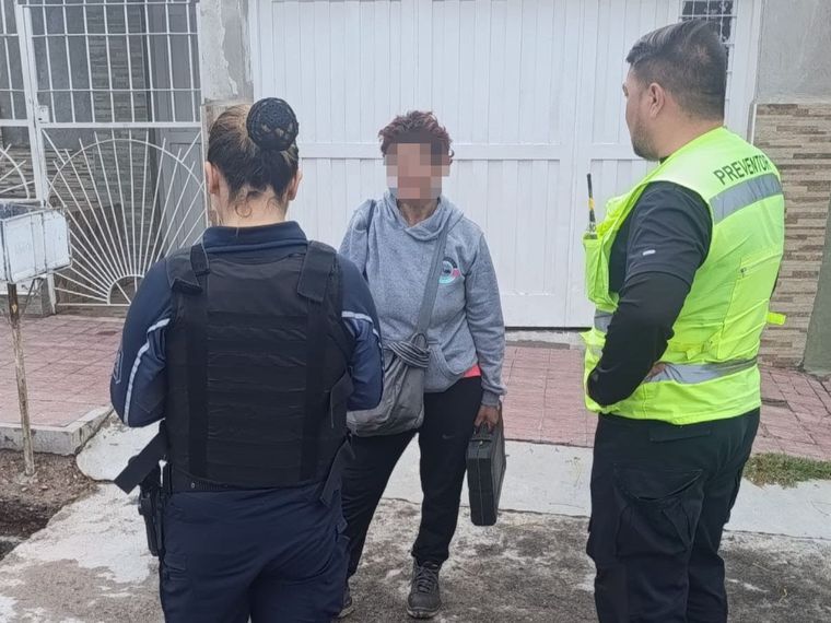 Policías y preventores aprehendieron a la mujer tras el robo en la Quinta Sección.&nbsp;