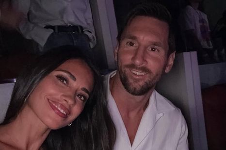 Lionel Messi y Antonela Roccuzzo, estrellas en el show de Coldplay. Lionel Messi y Antonela Roccuzzo, estrellas en el show de Coldplay.