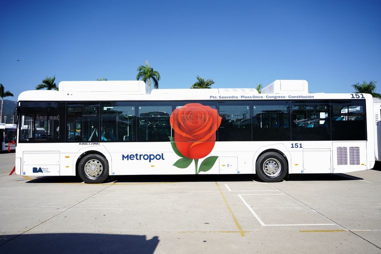 Los nuevos colectivos a GNC permiten una operación más amigable con el ambiente Los nuevos colectivos a GNC permiten una operación más amigable con el ambiente