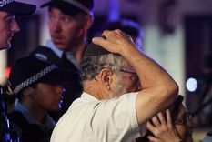 Más de un millar de personas celebraban el inicio de la festividad judía de hanukkah cuando fueron atacados.