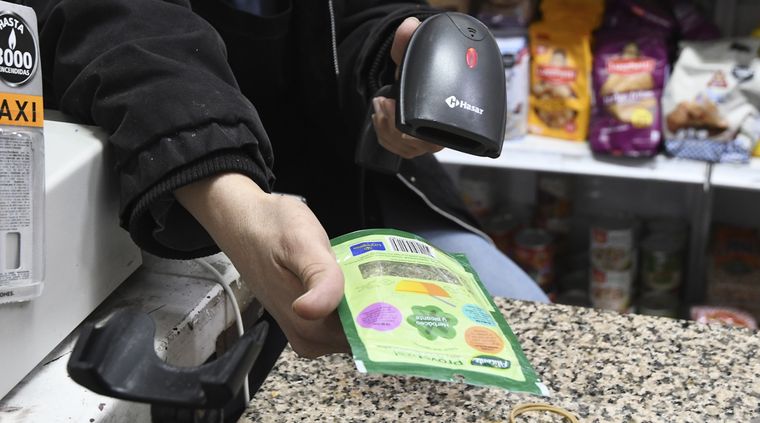 Las ofertas son un beneficio que quieren aprovechar todos, aunque a veces, ese apuro por no perdérselas, genera problemas Foto: Rodrigo DAngelo / MDZ