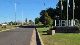 Pueblo Liebig es un pueblo entrerriano nacido alrededor de un histórico frigorífico de capitales ingleses. Pueblo Liebig es un pueblo entrerriano nacido alrededor de un histórico frigorífico de capitales ingleses.