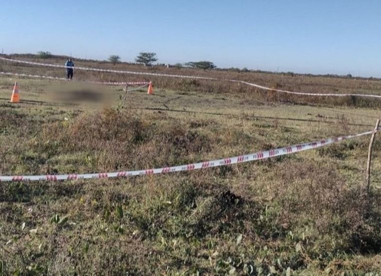 El cuerpo fue encontrado en un descampado Foto: 0221