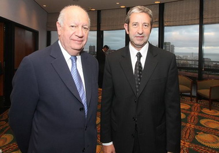 Lagos, en su reciente encuentro con Cobos, en el seminario de IDEA.