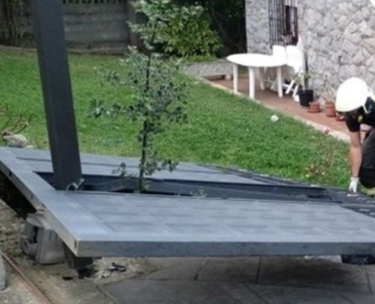 portón La estructura cayó sobre la niña y le lastimó la cabeza. Imagen ilustrativa.