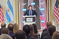 El discurso de Javier Milei no cayó bien en el mercado financiero, por lo que acciones y bonos cerraron el lunes en rojo. Foto: Flavia Seva